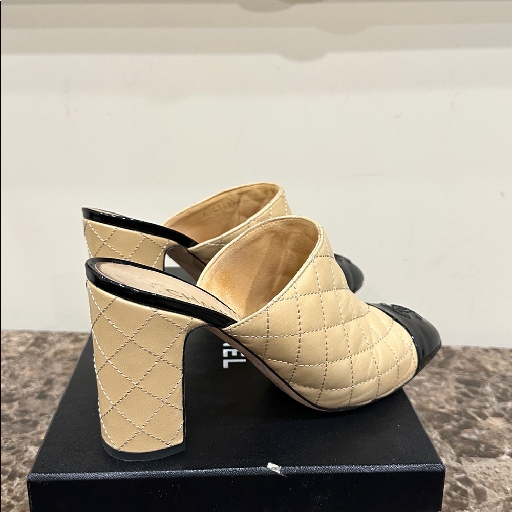 CHANEL Quilted Mules - Black and Cream - Picture 4 of 7